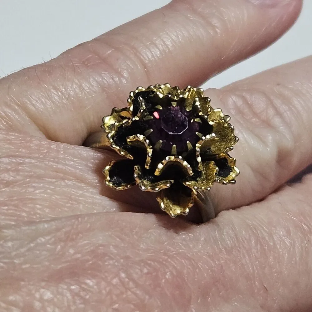 Vintage Vogue Gold Tone Metal Purple Rhinestone Flower Adjustable Cocktail Ring
